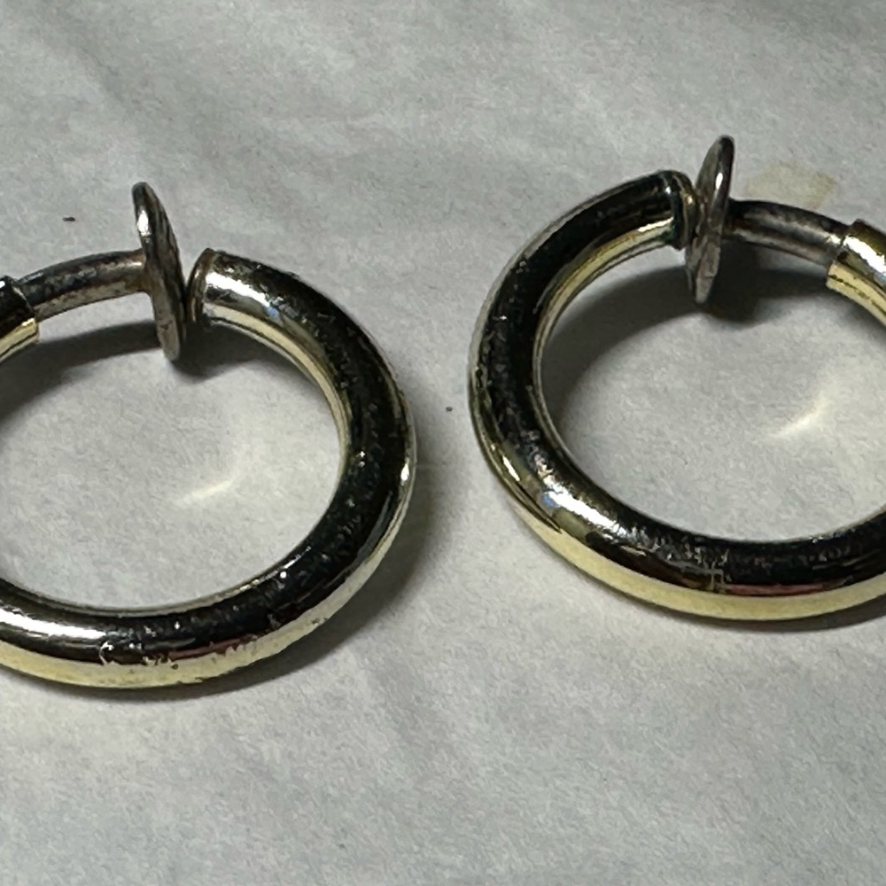 Vintage two tone metal Hoop Earrings - Picture 9 of 9